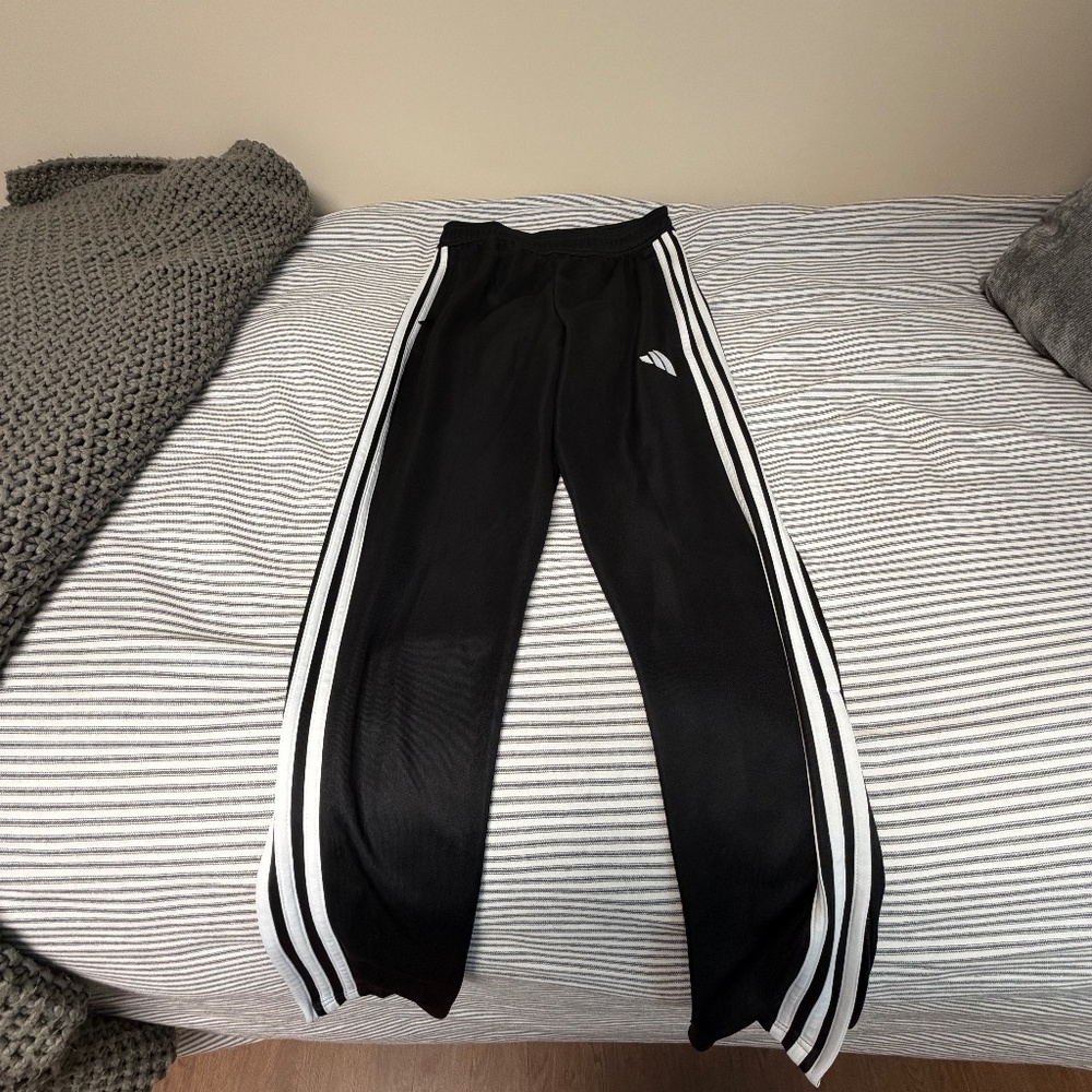 Men's Adidas Tiro 25 Essentials Training Pants, in excellent condition.